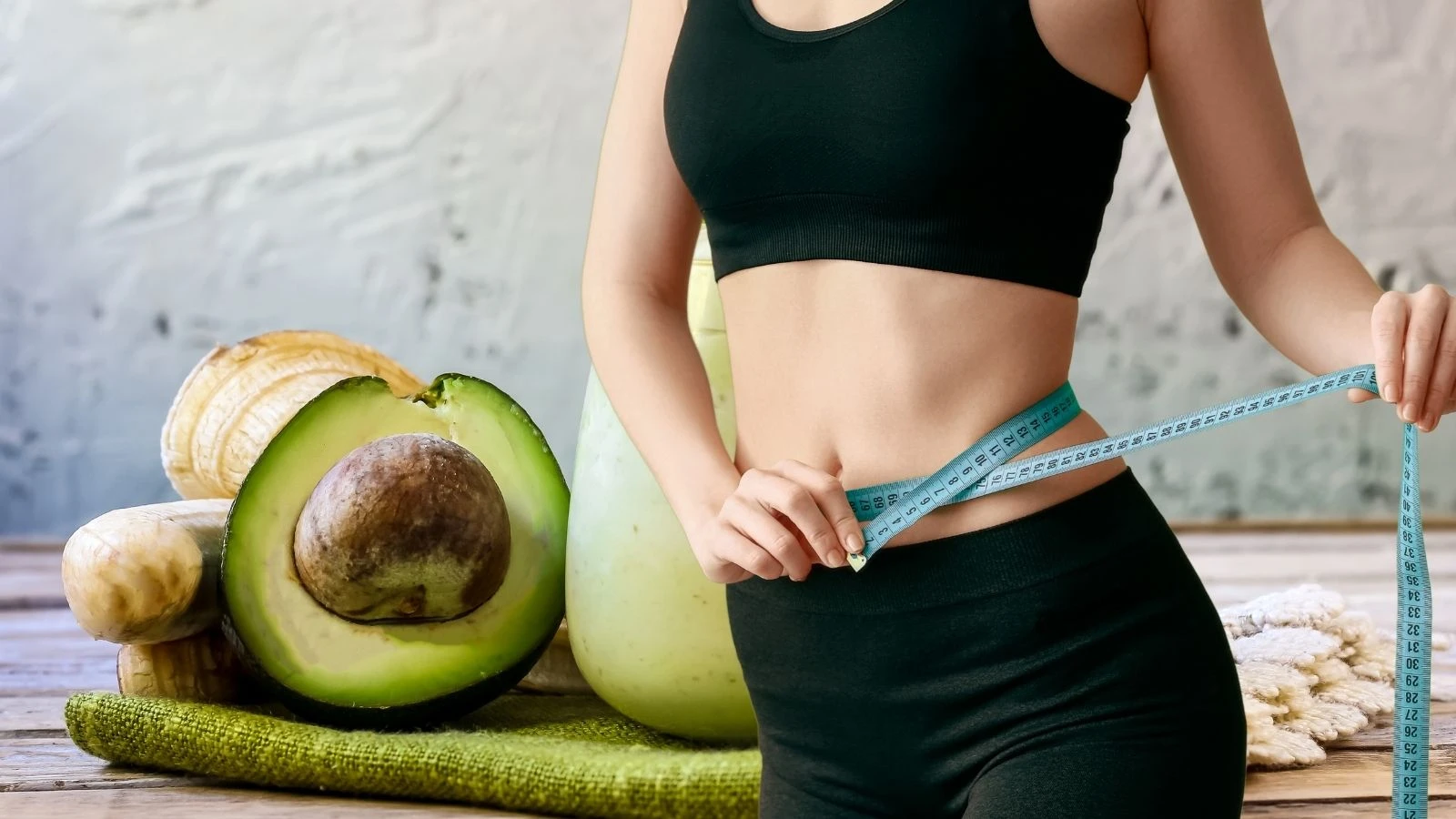 Tatlı krizi geldiğinde diyet bozmaya son! Avokadolu muzlu fit puding