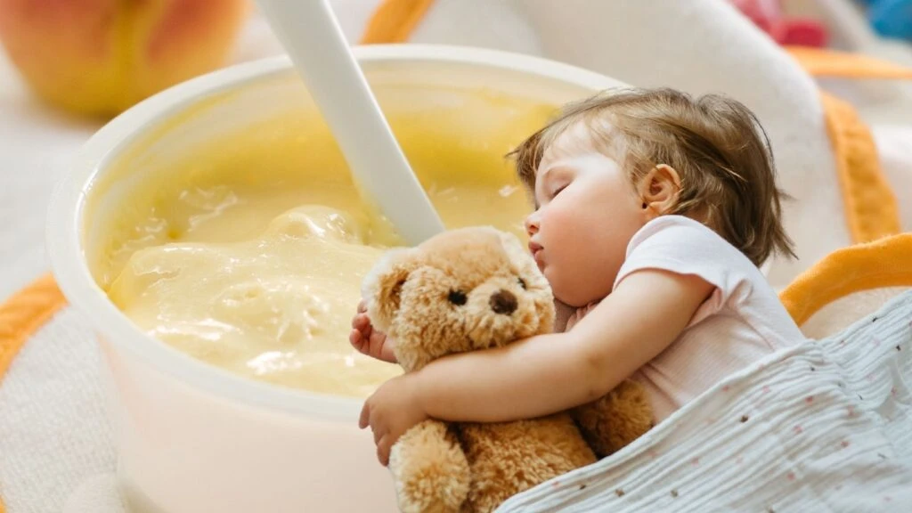 Kabızlığa son uykuya merhaba! Annelerin yeni gözdesi şeftalili uyku maması