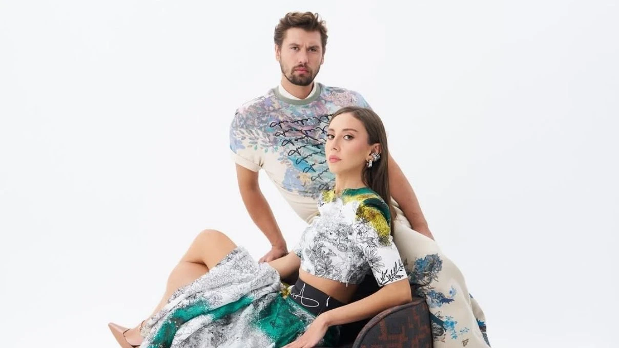 Survivor 2026 sezonunda yarışacak olan Serhan Onat sevgilisiyle nişanlandı! Ünlü oyuncu evlilik yolunda ilk adımını attı 9 Survivor 2026 sezonunda yarışacak olan Serhan Onat sevgilisiyle nişanlandı! Ünlü oyuncu evlilik yolunda ilk adımını attı