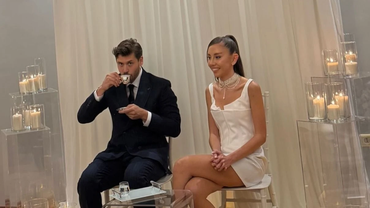 Survivor 2026 sezonunda yarışacak olan Serhan Onat sevgilisiyle nişanlandı! Ünlü oyuncu evlilik yolunda ilk adımını attı 6 Survivor 2026 sezonunda yarışacak olan Serhan Onat sevgilisiyle nişanlandı! Ünlü oyuncu evlilik yolunda ilk adımını attı