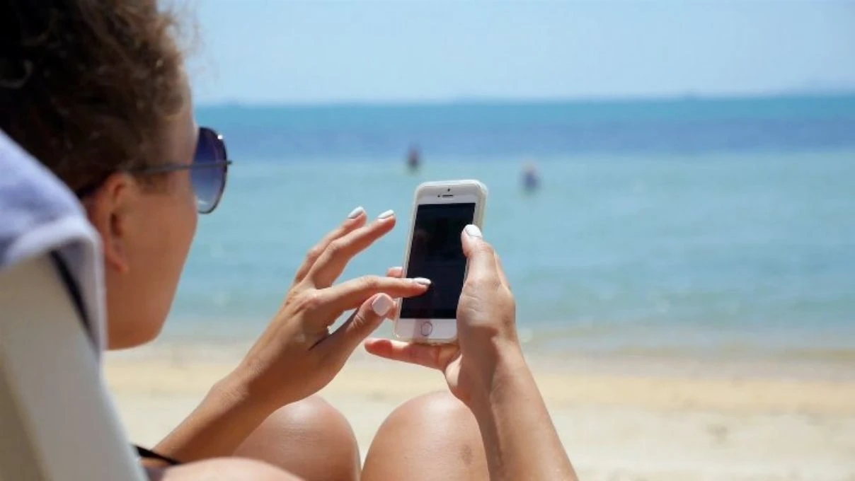 sicak havada telefon