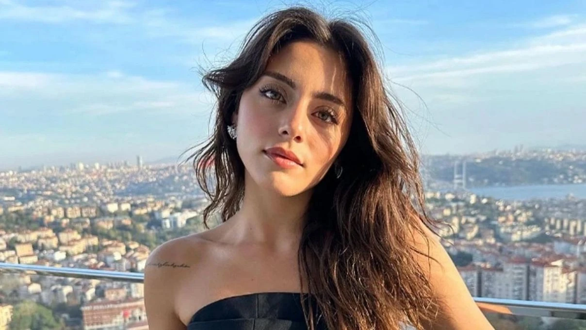 Uzak Şehir dizisine Meryem rolü için Sıla Türkoğlu mu geliyor? Sosyal medyada gündem oldu! 4 sila turkoglu kizilcik serbetine veda etti