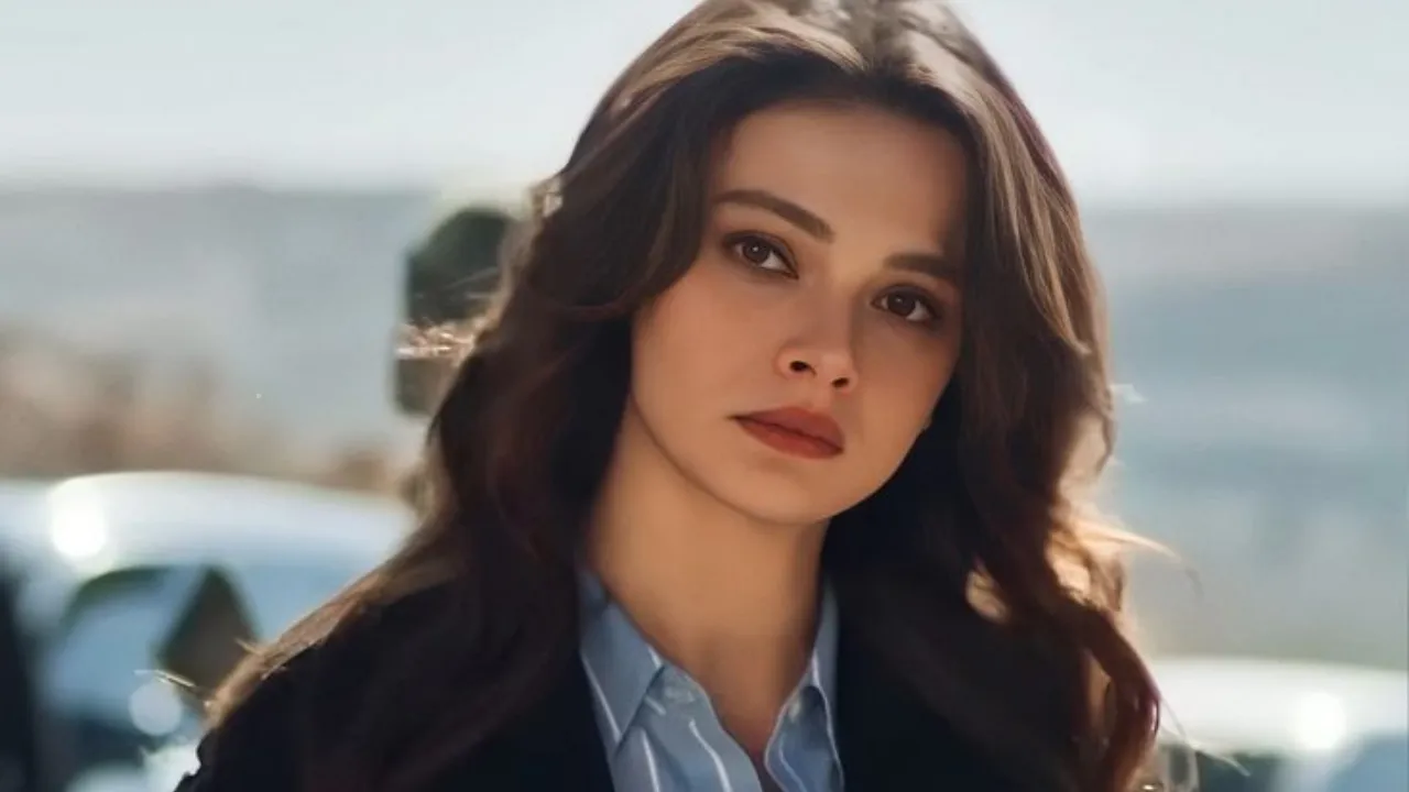 Rusya Uzak Şehir Alya'ya hayran kaldı! Sinem Ünsal'a dev ödül 7 sinem unsal 2