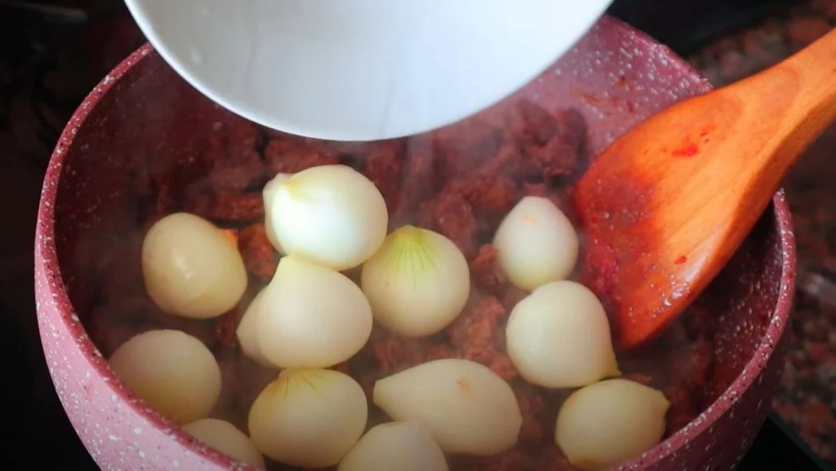 Soğanlı sarımsaklı kavurma! İbn-i Sina’dan antibiyotik ilacı 7 soganli sarimsakli kavurma nasil yapilir