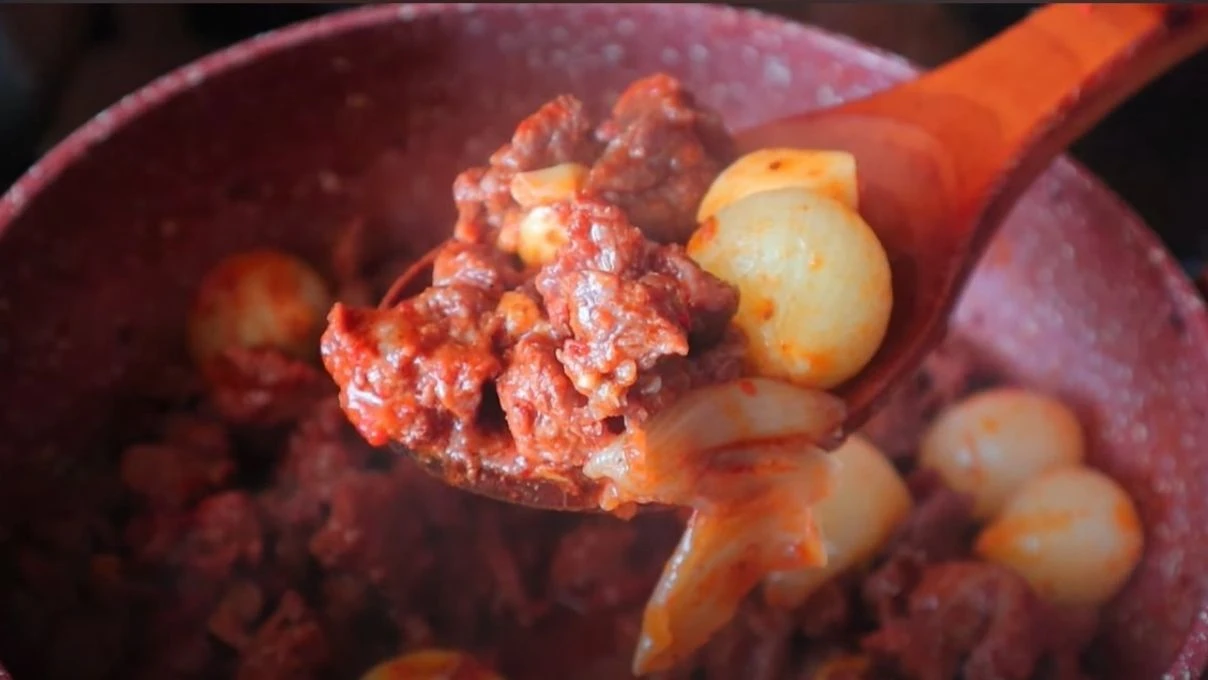 Soğanlı sarımsaklı kavurma! İbn-i Sina’dan antibiyotik ilacı 9 soganli sarimsakli kavurma yapilisi