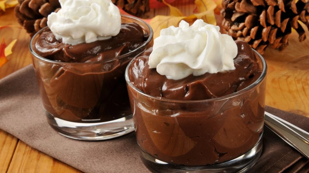 Şekeri hayatına çıkaranlar bu tatlıyı koysun! Soğuk puding tarifi 
