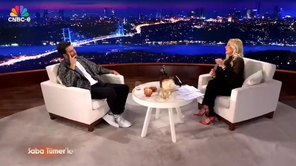 Taner Rumeli Demet Özdemir ve Çağatay Ulusoy’a övgüler yağdırdı! Eşref Rüya’nın Dinçer’inden samimi açıklama 5 taner rumeli saba turmerle programina katiildi