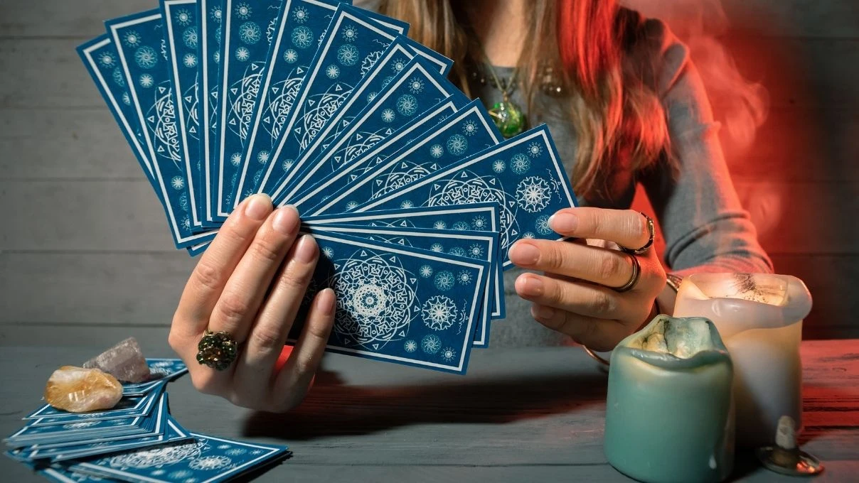 Günlük tarot kart açılımı 17 Kasım 2025! Korkuyu değil, geçişi kucaklayın 8 Günlük tarot kart açılımı 17 Kasım 2025! Korkuyu değil, geçişi kucaklayın