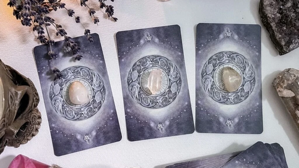 Günlük tarot kart açılımı 30 Kasım 2025! Kendinizi daha özgüvenli hissedebilirsiniz