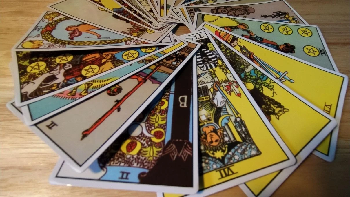 Günlük tarot kart açılımı 19 Kasım 2025! Derin farkındalık ve yön değişikliği temaları taşıyor