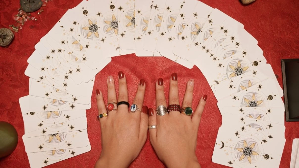 Günlük tarot kart açılımı 26 Kasım 2025! Önemli seçimler yaklaşıyor