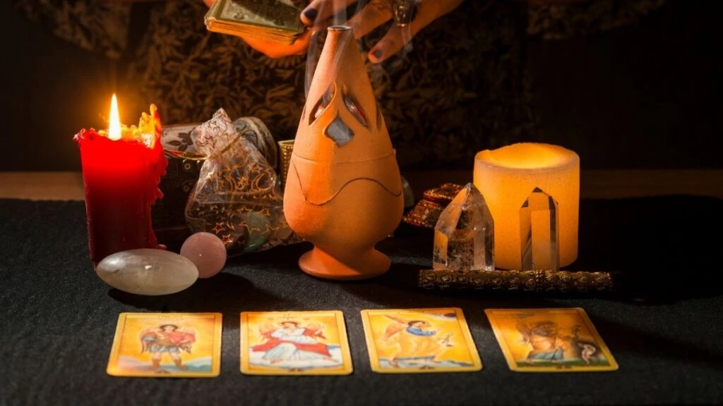 Günlük tarot kart açılımı 18 Aralık 2025! Küçük ayarlamalar sizlere mutluluk getirecek