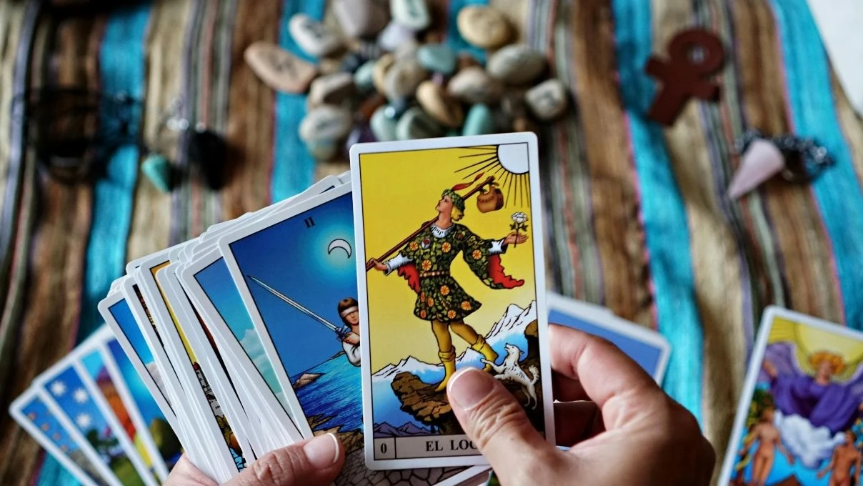 Günlük tarot kart açılımı 30 Kasım 2025! Kendinizi daha özgüvenli hissedebilirsiniz