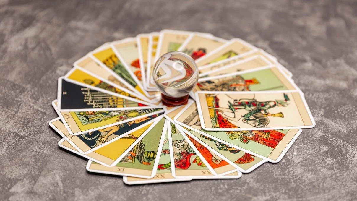 Günlük tarot kart açılımı 4 Aralık 2025! Netlik eylemle değil yansımayla gelir