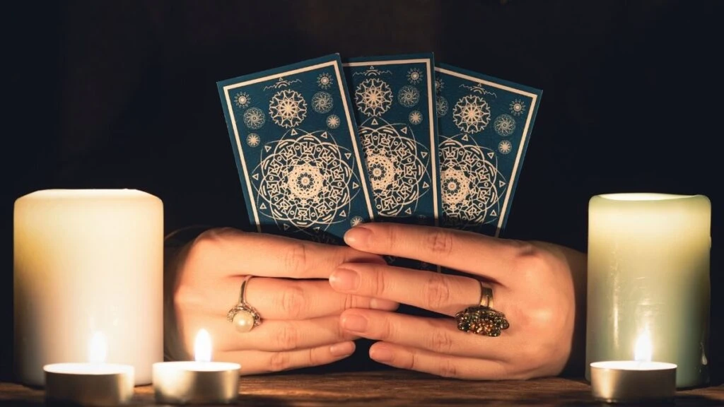 Günlük tarot kart açılımı 19 Aralık 2025! Geleneksel yapı gününüzü şekillendirecek