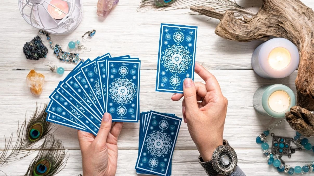 Günlük tarot kart açılımı 23 Kasım 2025! Yakında olumlu bir değişim geliyor