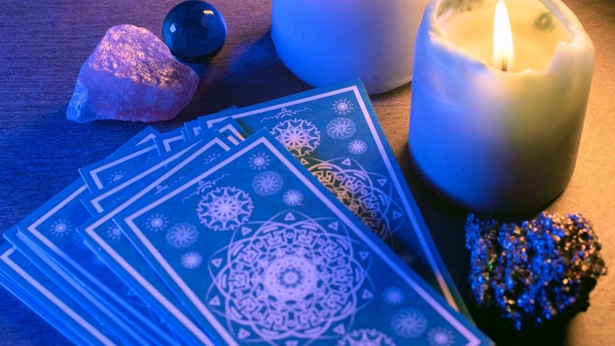Günlük tarot kart açılımı 29 Kasım 2025! Yarım kalmış konular geri geliyor