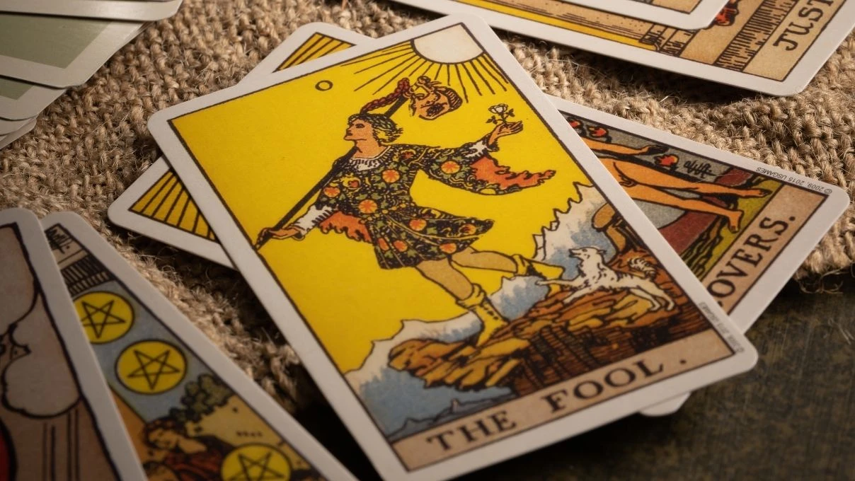 Günlük tarot kart açılımı 13 Kasım 2025! Yeni başlangıçları kalpten kucaklayın 