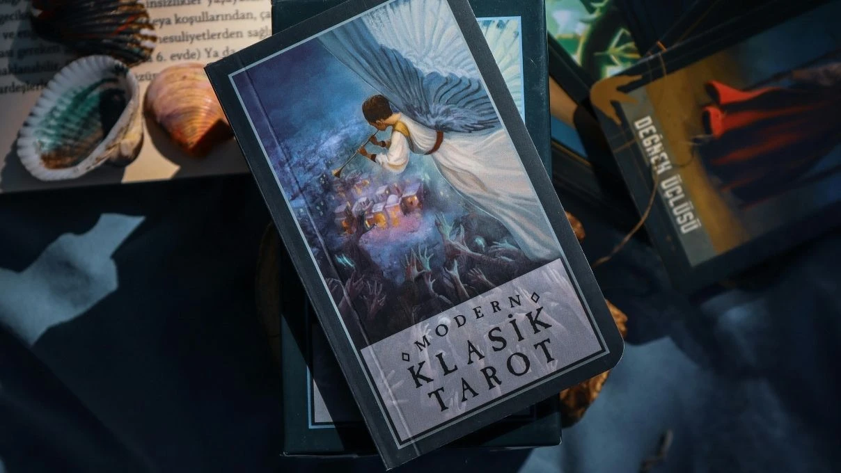 Günlük tarot kart açılımı 30 Kasım 2025! Kendinizi daha özgüvenli hissedebilirsiniz