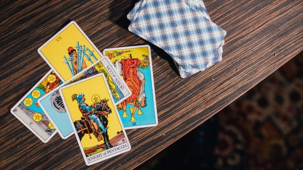 Günlük tarot kart açılımı 14 Ekim 2025! Yenilik peşinde koşmayın, ne varsa eskilerde var
