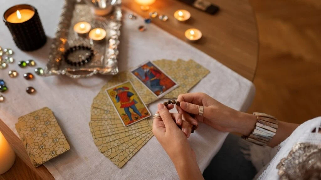 Günlük tarot kart açılımı 16 Aralık 2025! Kariyer ve beceriler dikkat çekecek