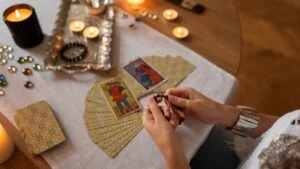 Günlük tarot kart açılımı 16 Aralık 2025! Kariyer ve beceriler dikkat çekecek