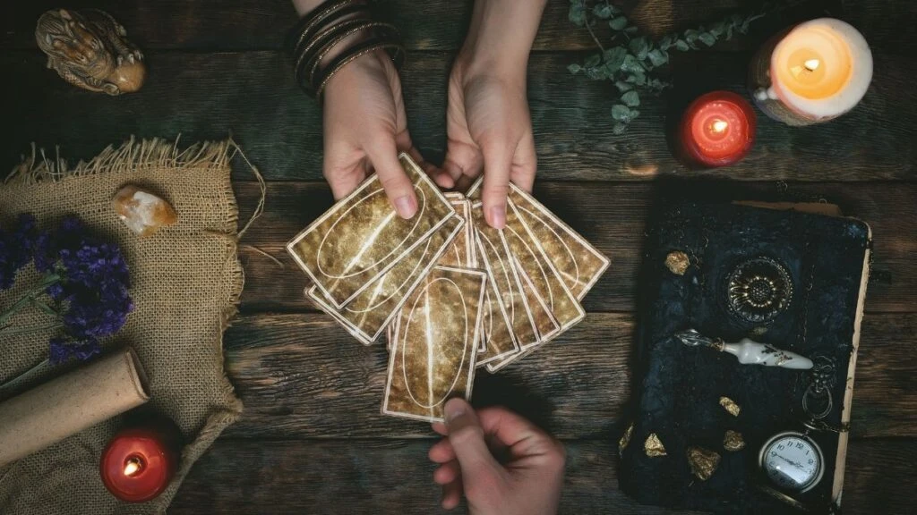Günlük tarot kart açılımı 1 Aralık 2025! Dikkatli olmak her zaman iyidir