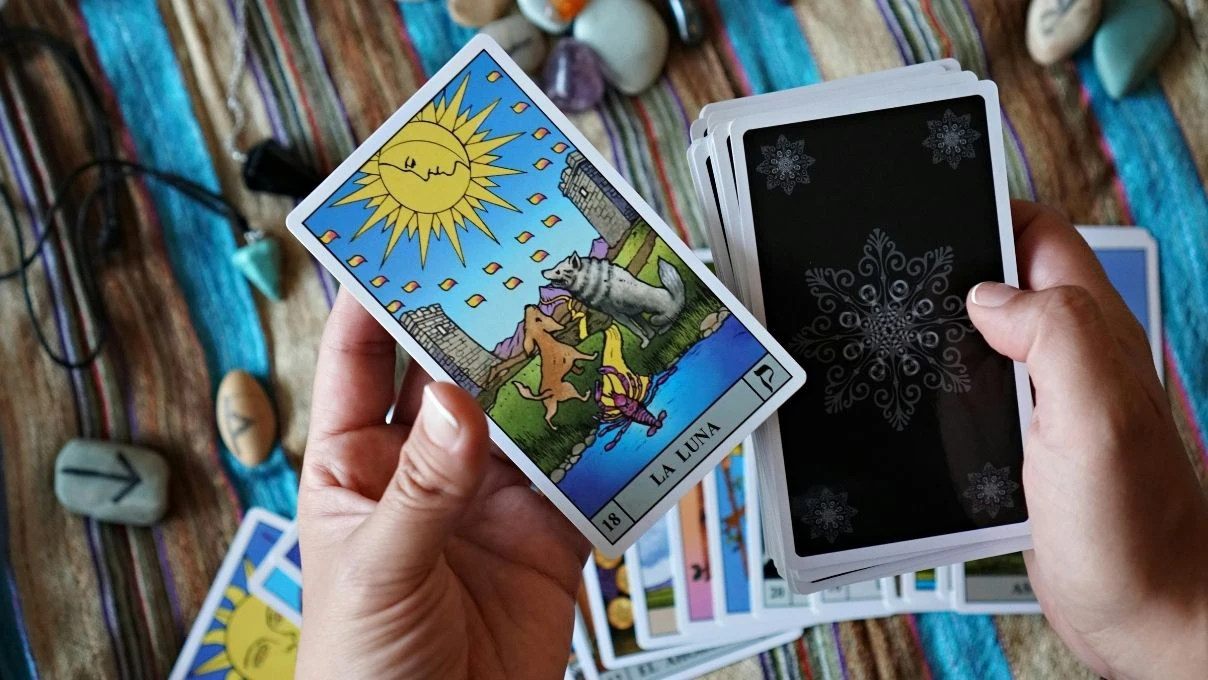 Günlük tarot kart açılımı 7 Aralık 2025! Başarı heyecan verirken tıkanıklık meydana gelecek 