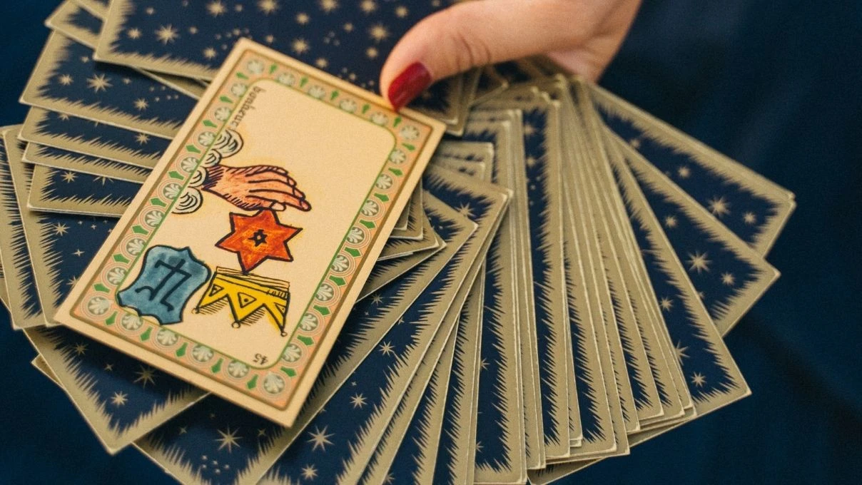 Günlük tarot kart açılımı 2 Kasım 2025! Değişim tek sabittir