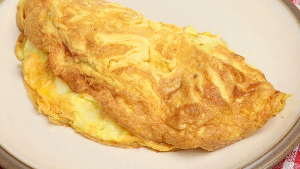 Tavada yapışmayan yumurta sırrı: Otellerin kullandığı teknik!