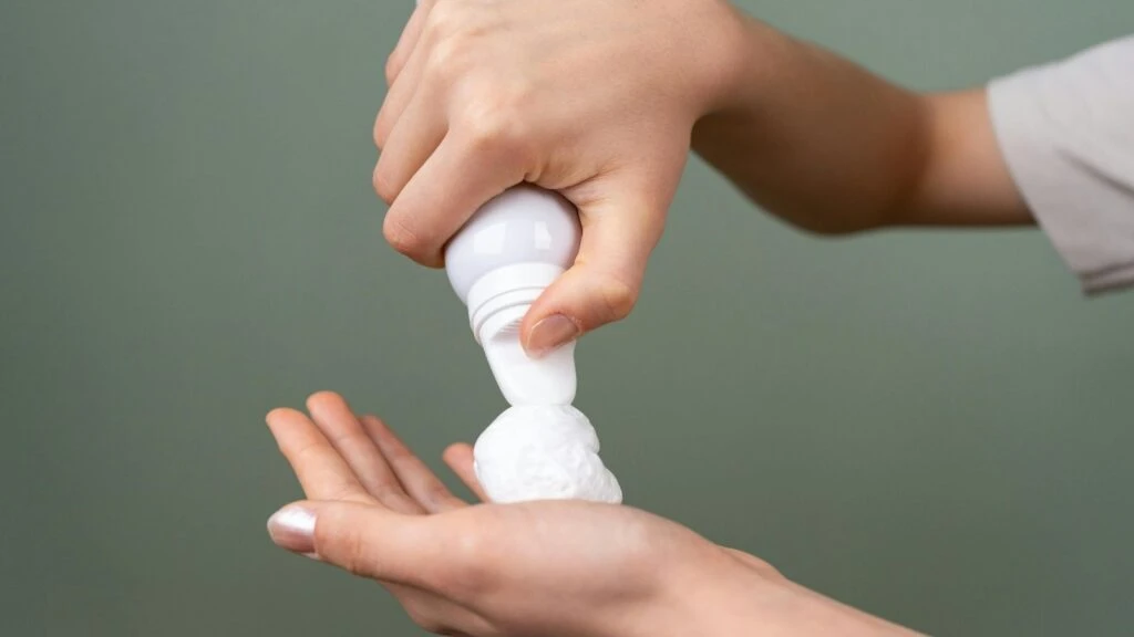 Tıraş köpüğüyle camları silin! Evinizi tıraş köpüğüyle dolduracaksınız