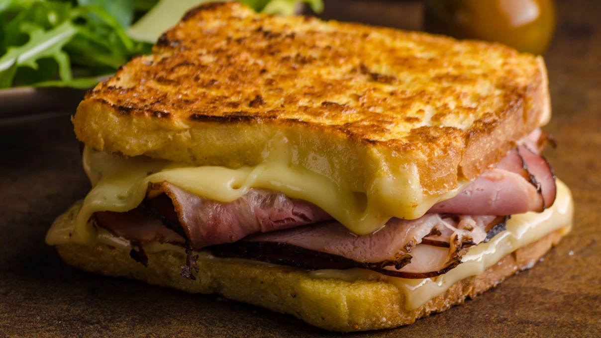 Bayat ekmekle tost tarifi! Çıtır çıtır lezzet 7 tost 4 1