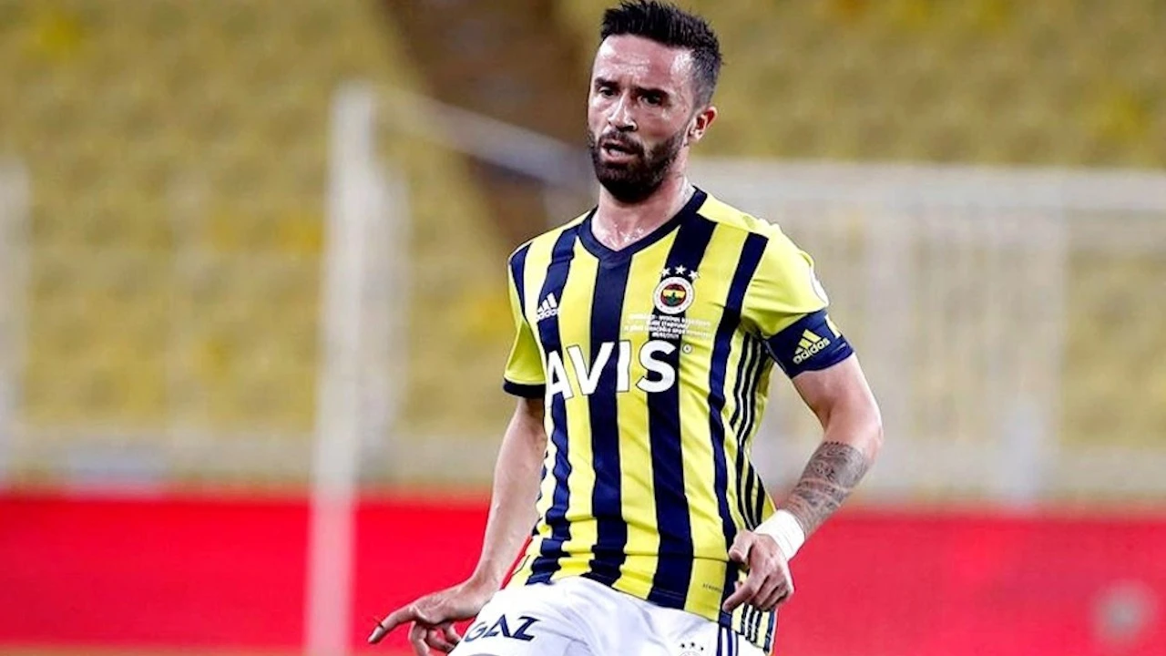 unlu futbolcu gokhan gonul futbolu biraktigini acikladi iste detaylar 1ZSM