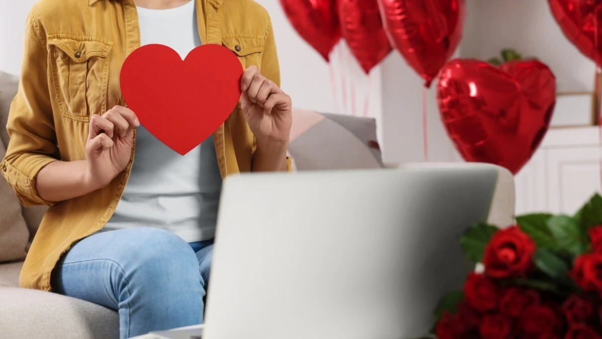 Uzak mesafe ilişki yaşayanlar dikkat! Uzmanlardan kritik uyarılar 9 Uzak mesafe ilişki yaşayanlar dikkat! Uzmanlardan kritik uyarılar