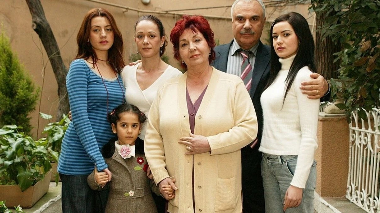 yaprak dokumu aski memnu kavak yelleri ve oyle bir gecer zaman ki geri dondu efsaneler gun boyu yayinlanacak 4