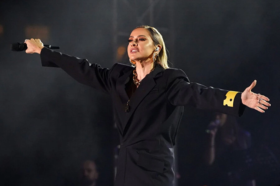 Sanatçıların yılbaşı sahne ücretleri belli oldu! Milyon dolar alacak isim dikkat çekti 4 yilbasi 1