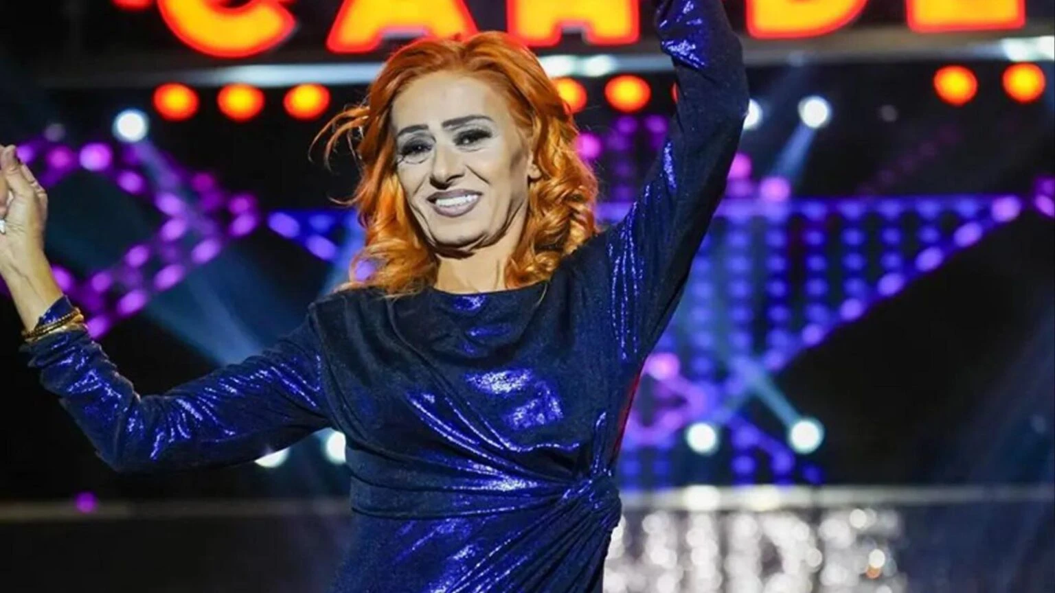 Yıldız Tilbe yeni imajıyla şaşırttı! Bakır saçlarıyla Hürrem Sultan'a ...
