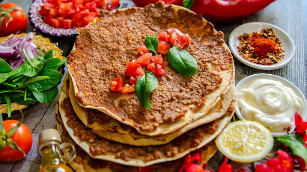 Zayıflatan lahmacun tarifi! Doyurucu özelliğiyle diyet yapanların gözdesi