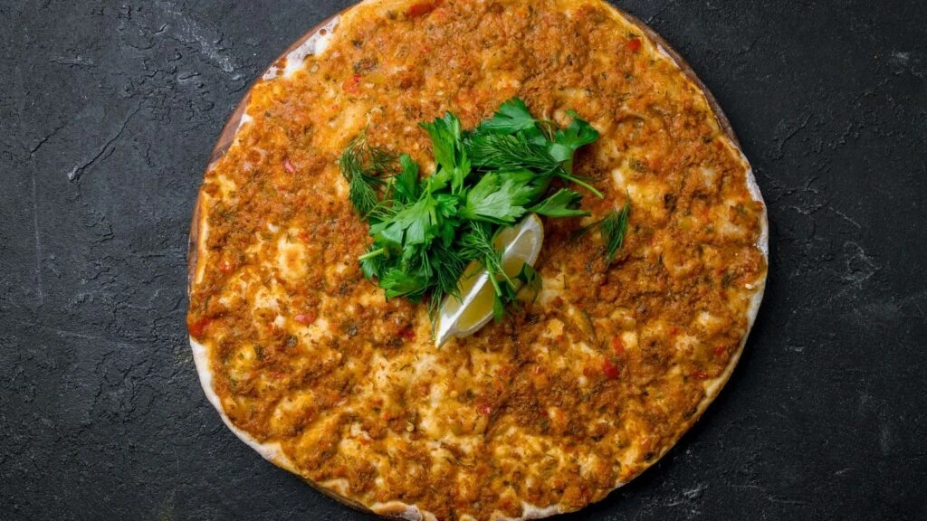 Zayıflatan lahmacun tarifi! Doyurucu özelliğiyle diyet yapanların gözdesi